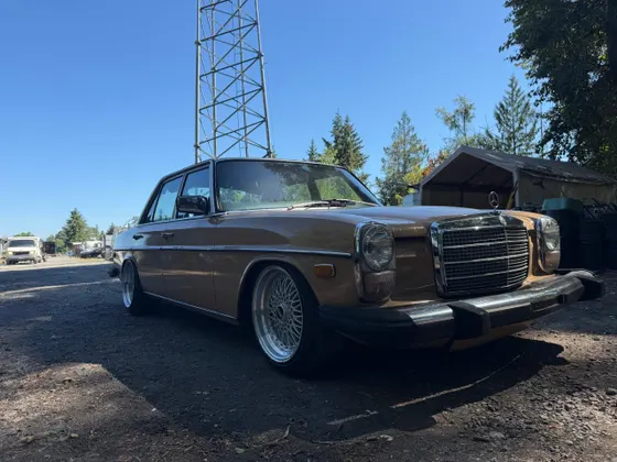 1976 Mercedes-Benz 240 240D