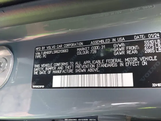 2024 Volvo S60 Recharge Plug-In Hybrid Plus Dark Theme