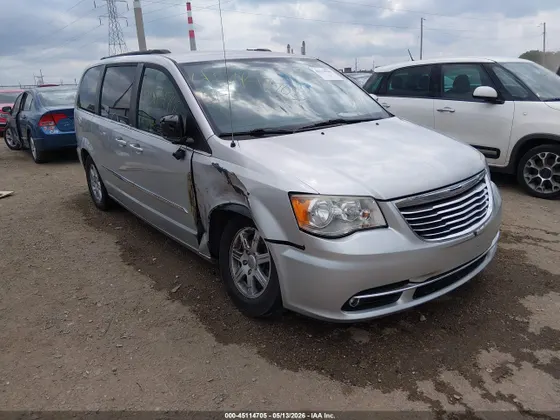 2011 Chrysler Town & Country Touring