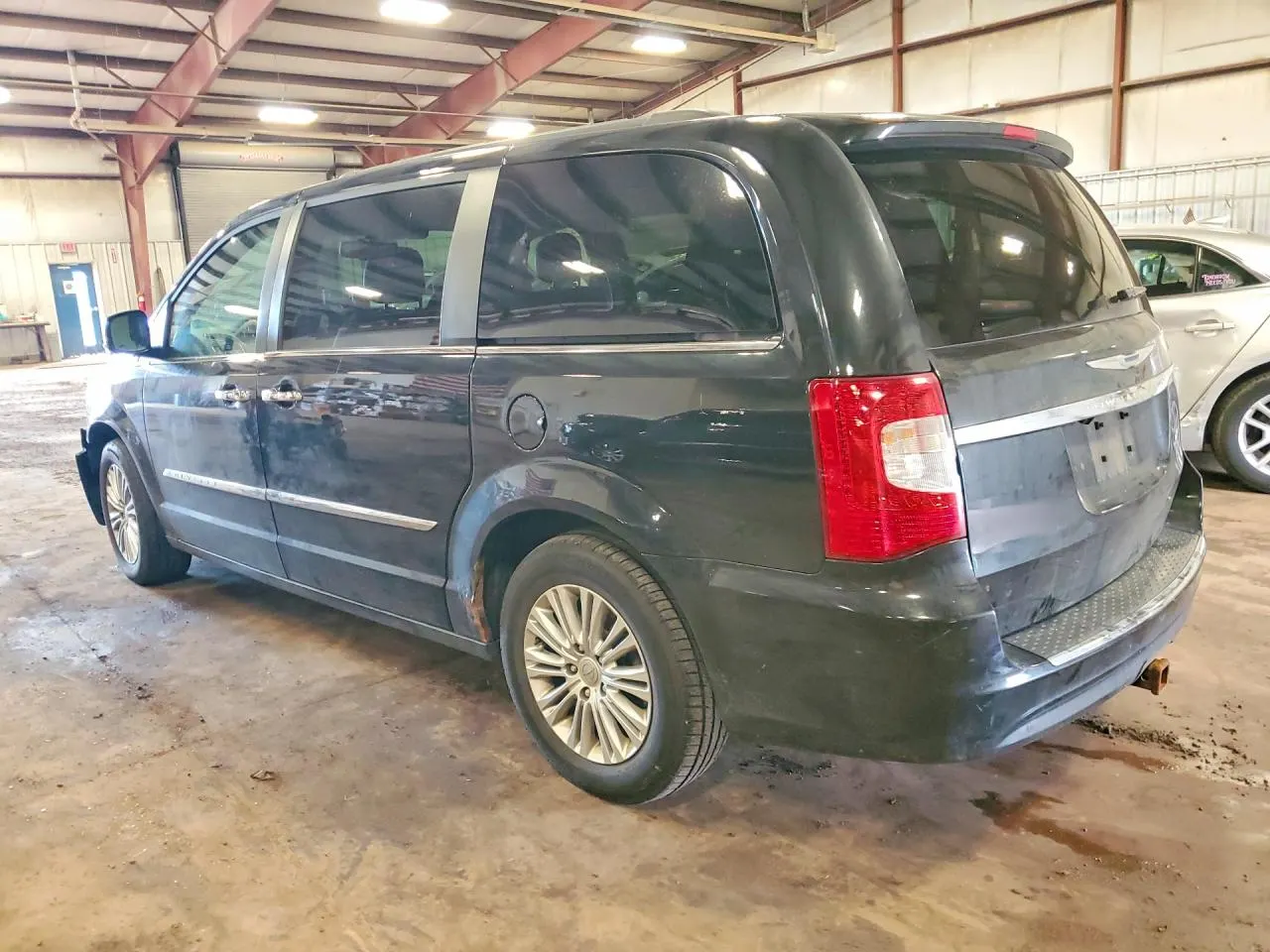 2015 Chrysler Town & Country Touring-L