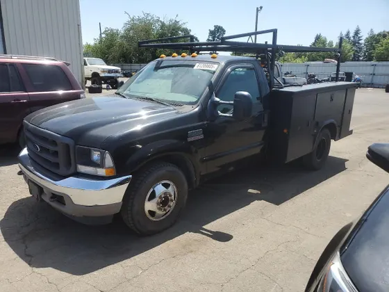2004 Ford Super Duty F-350 DRW XL
