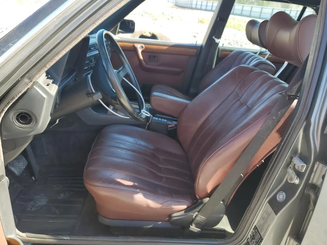 1985 BMW 524 - 528 - 535 - 635 - 735 735I