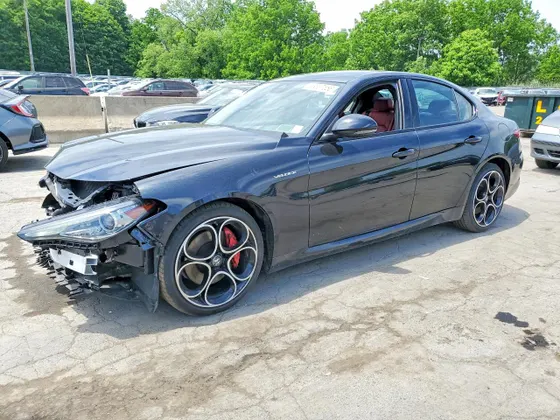 2023 Alfa Romeo Giulia Veloce