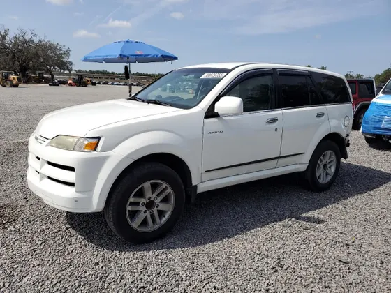 2003 Isuzu Axiom XS
