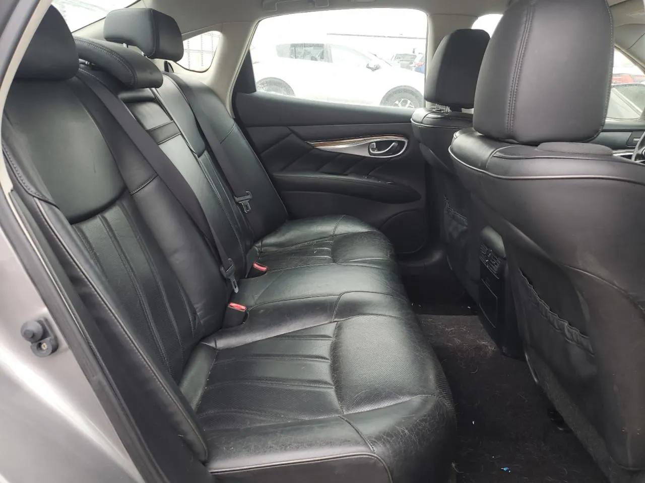 2012 INFINITI M56