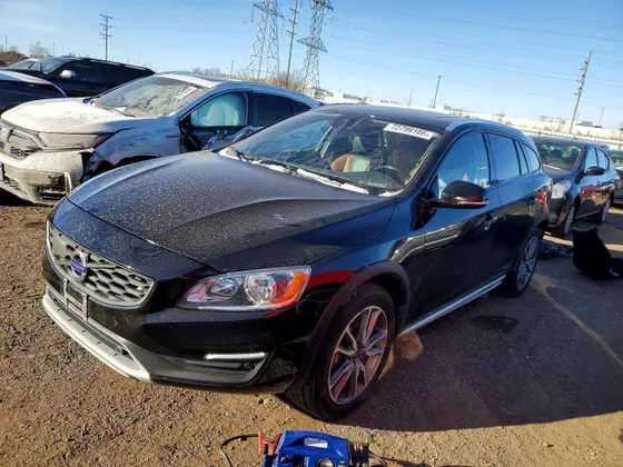 2018 Volvo V60 Cross Country PREMIER