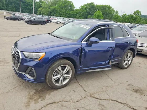 2022 Audi Q3 S line Premium