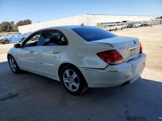 2005 Acura RL