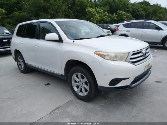 2011 Toyota Highlander SE