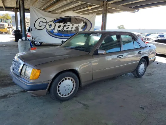 1990 Mercedes-Benz 260 Series 300