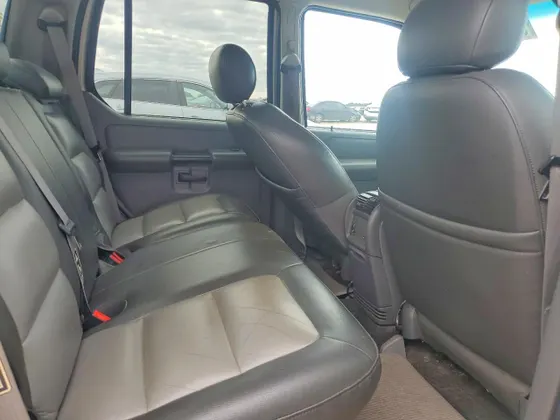 2004 Ford Explorer Sport Trac XLS