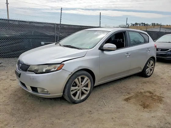 2011 Kia Forte 5-Door SX