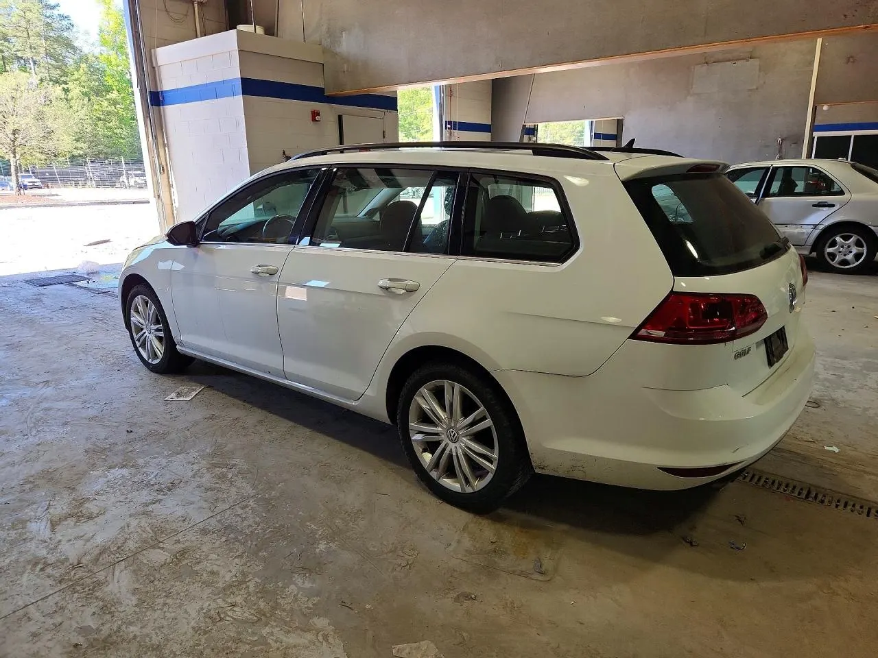 2015 Volkswagen Golf SportWagen TDI S