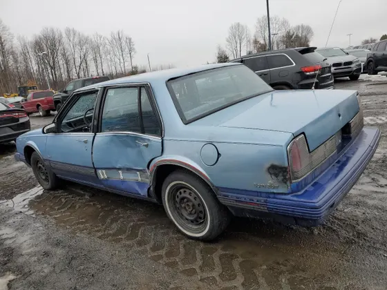 1991 Oldsmobile Delta 88 ROYALE