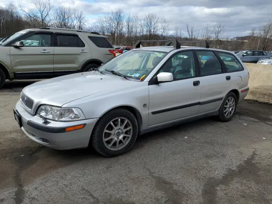 2001 Volvo V40 1.9T