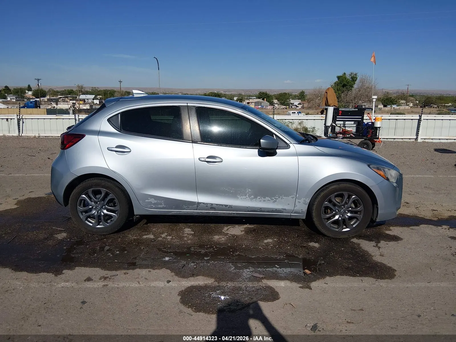 2020 Toyota Yaris Hatchback LE