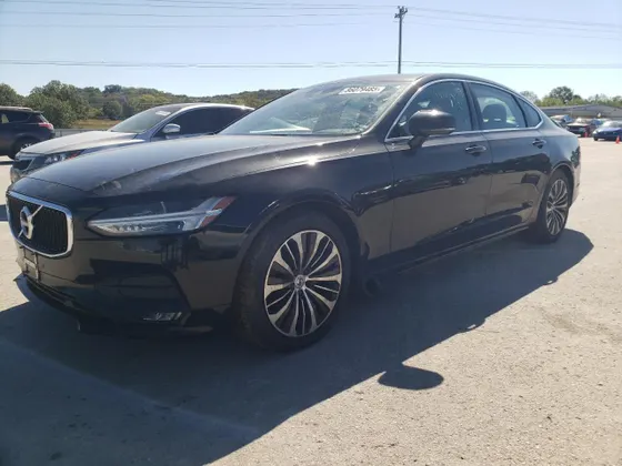 2020 Volvo S90 Momentum