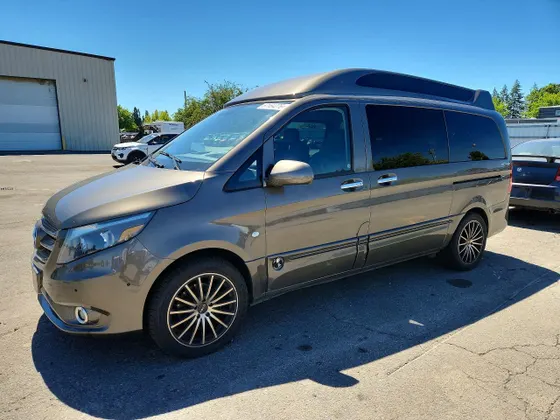 2016 Mercedes-Benz Metris Passenger Van METRIS