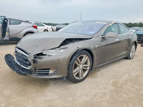 2015 Tesla Model S 85D