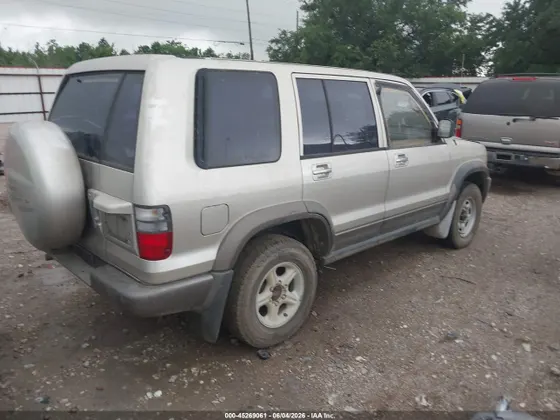 2000 Isuzu Trooper S