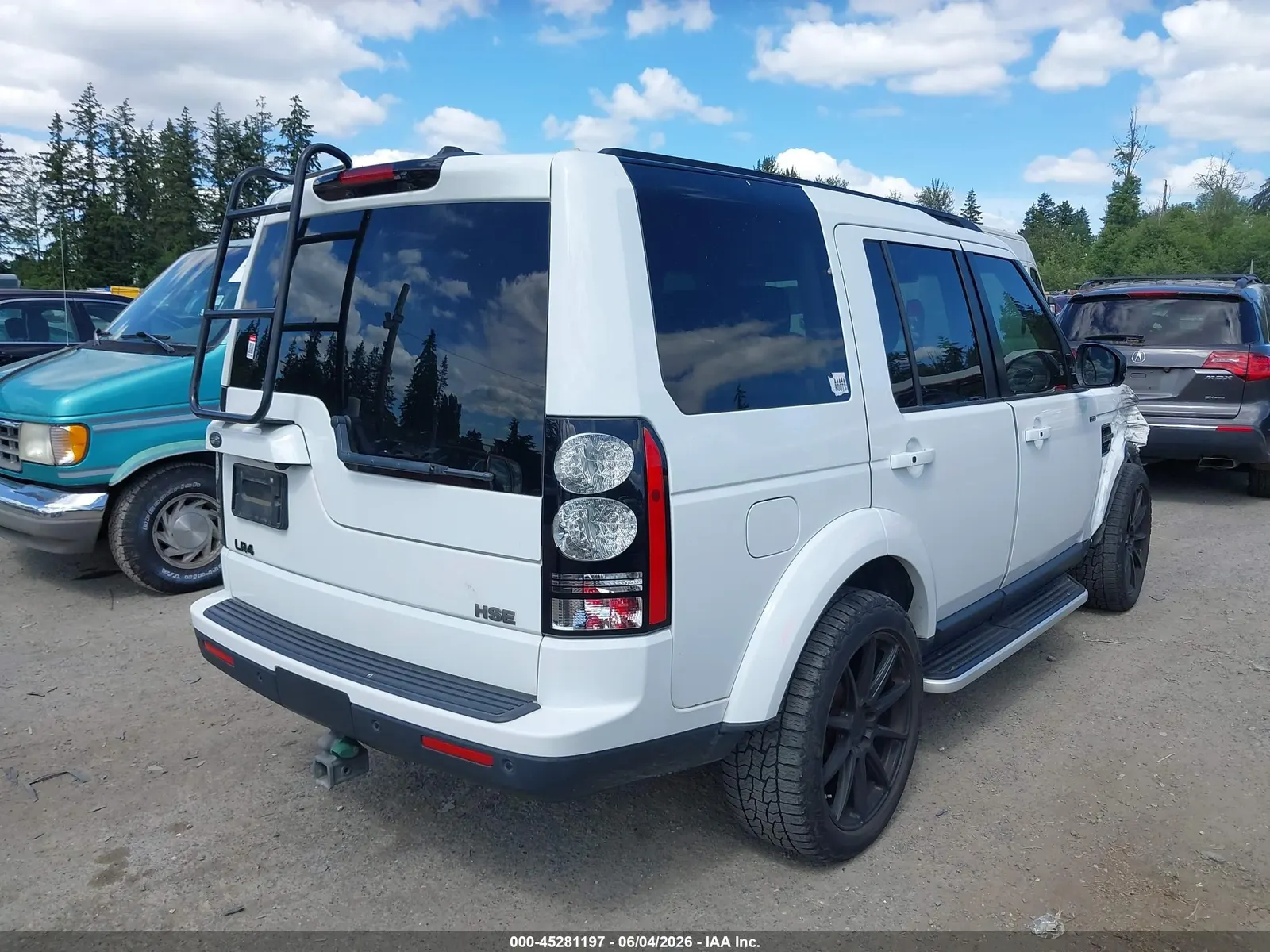 2014 Land Rover LR4 LUX