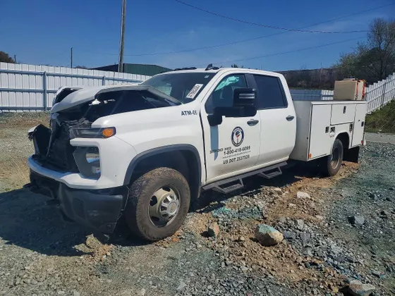 2024 Chevrolet Silverado 3500HD CC Work Truck