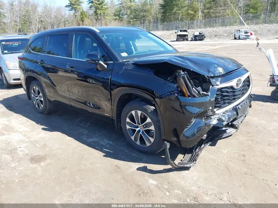 2026 Toyota Highlander Hybrid XLE