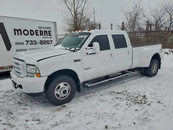 2004 Ford Super Duty F-350 DRW XL