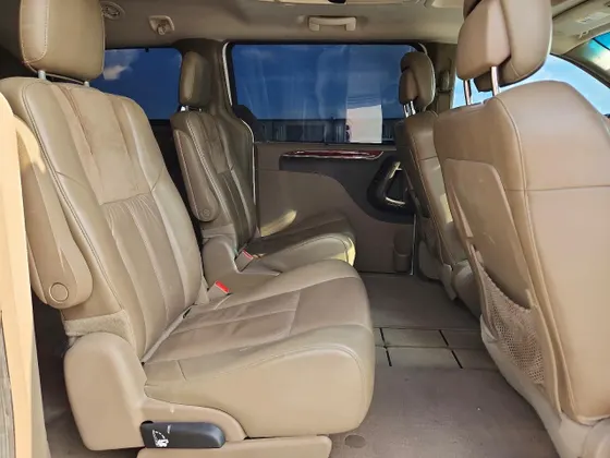 2013 Chrysler Town & Country Limited