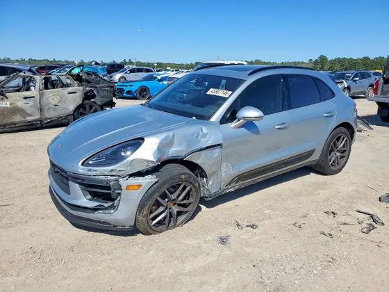 2025 Porsche Macan