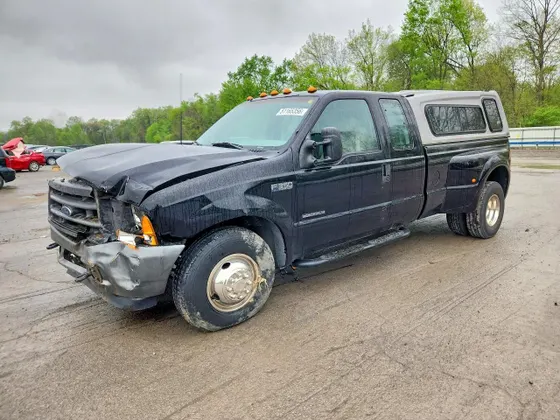 2001 Ford Super Duty F-350 DRW XL