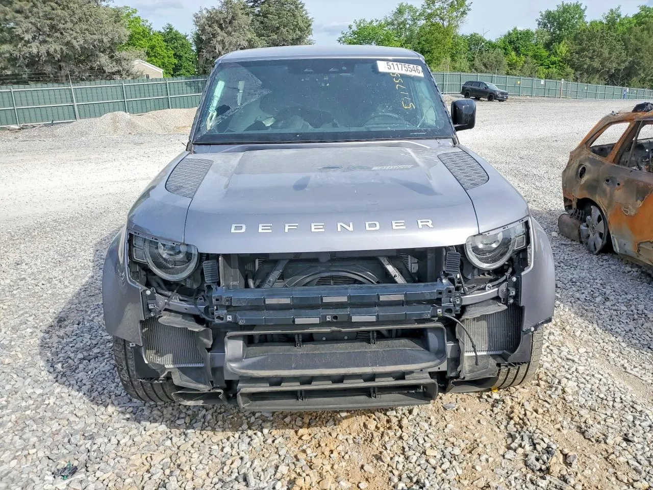 2024 Land Rover Defender SE