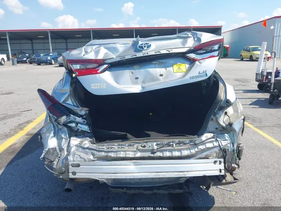 2021 Toyota Camry Hybrid LE