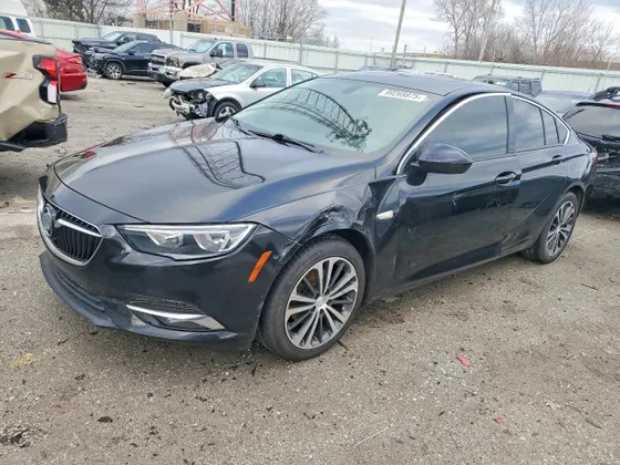 2018 Buick Regal Sportback Essence