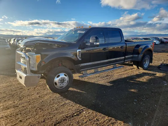 2017 Ford Super Duty F-350 DRW Lariat