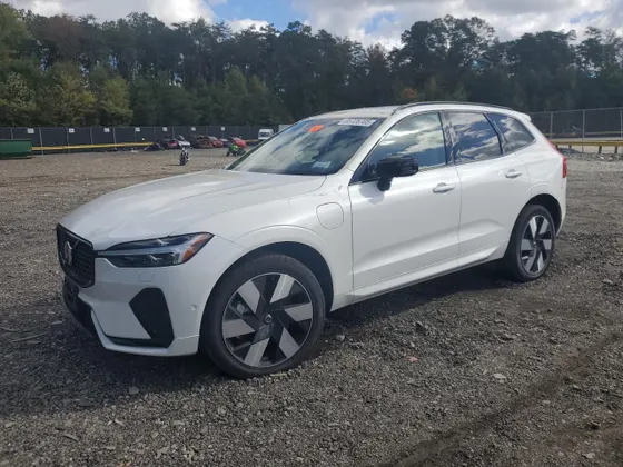 2025 Volvo XC60 Plug-In Hybrid Ultra