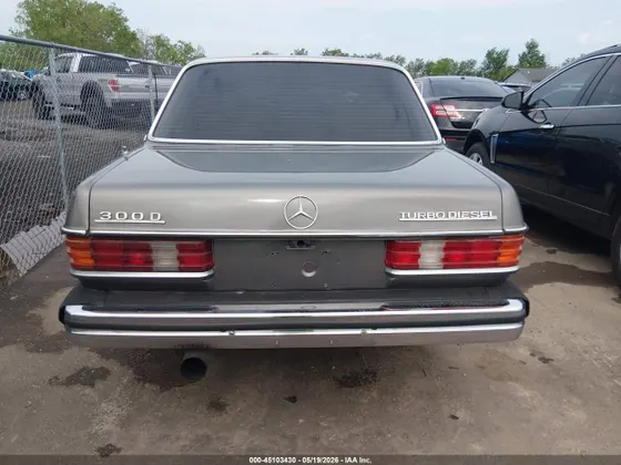 1983 Mercedes-Benz 300 Series 300D-T