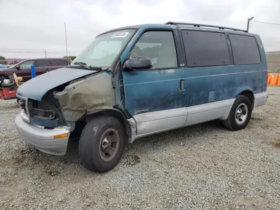 1998 GMC Safari Passenger XT