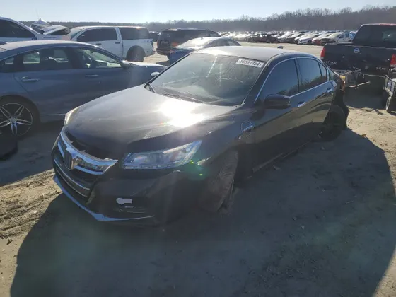 2014 Honda Accord Plug-in Hybrid PLUG-IN HYBRID