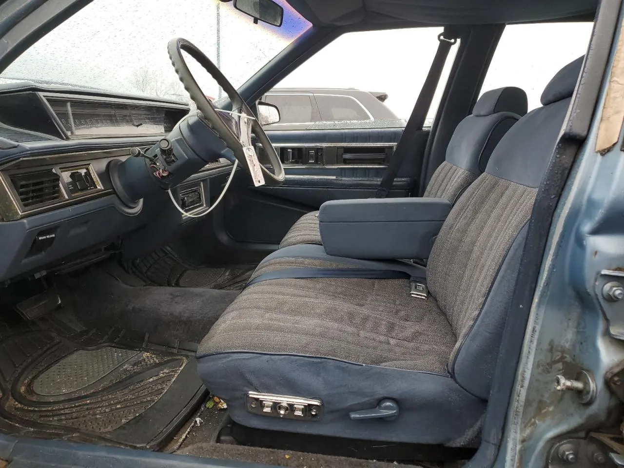 1991 Oldsmobile Delta 88 ROYALE
