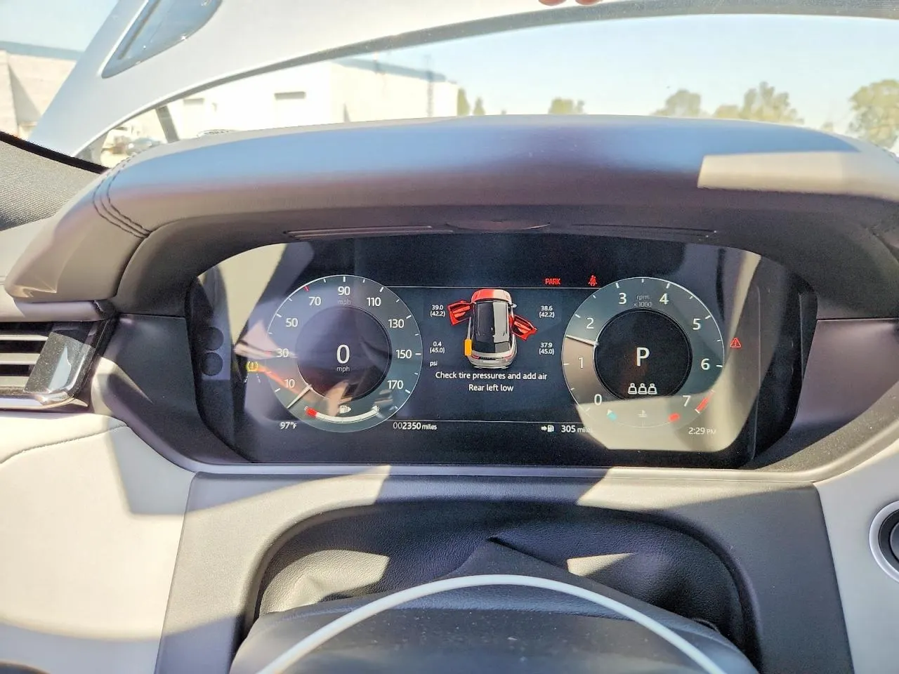 2026 Land Rover Range Rover Velar Dynamic SE