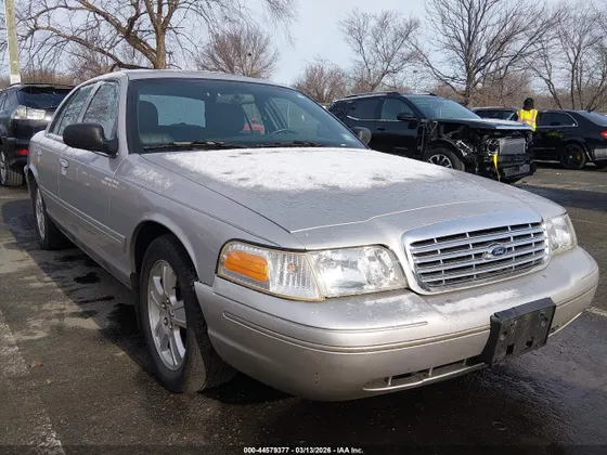 2005 Ford Crown Victoria LX