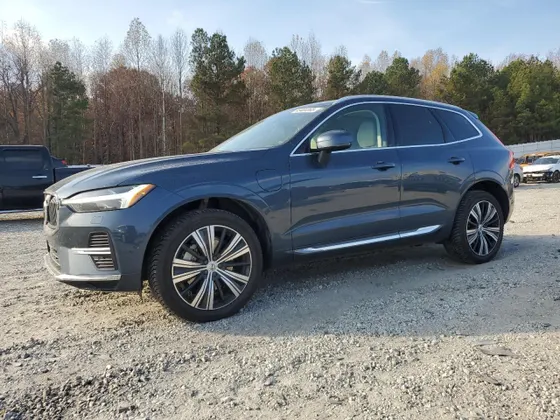 2022 Volvo XC60 Recharge Plug-In Hybrid Inscription