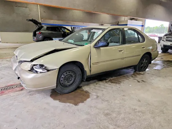1999 Nissan Altima XE