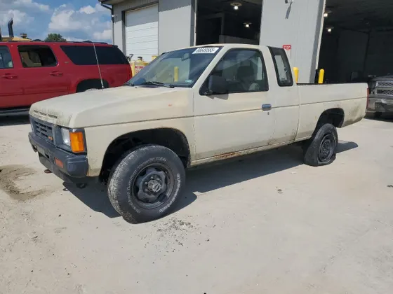 1986 Nissan King Cab 4WD E