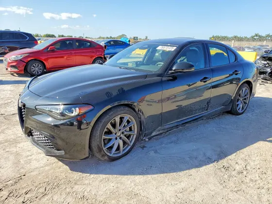 2025 Alfa Romeo Giulia