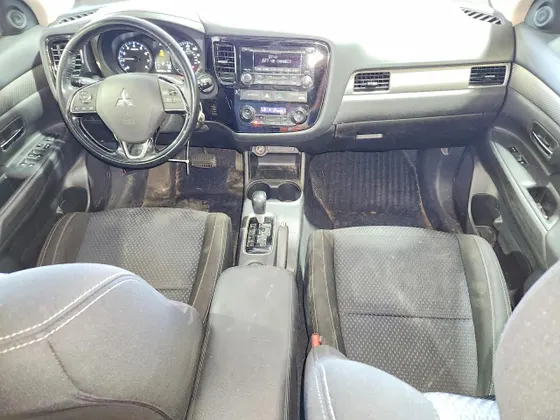 2016 Mitsubishi Outlander SE