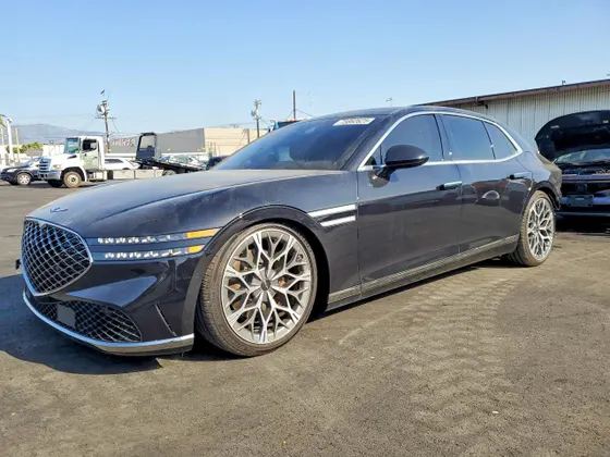 2025 Genesis G90 e-SC