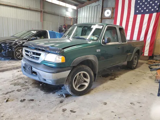 2001 Mazda B-Series 4WD Truck SE