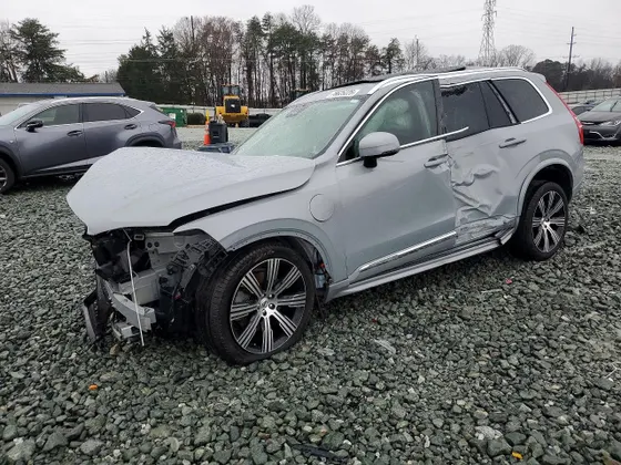 2024 Volvo XC90 Recharge Plug-In Hybrid Ultimate